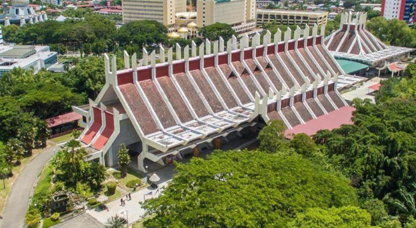 Monaco Boutique Hotel Sadong Jaya Kota Kinabalu Bagian luar foto