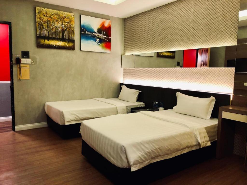 Monaco Boutique Hotel Sadong Jaya Kota Kinabalu Bagian luar foto