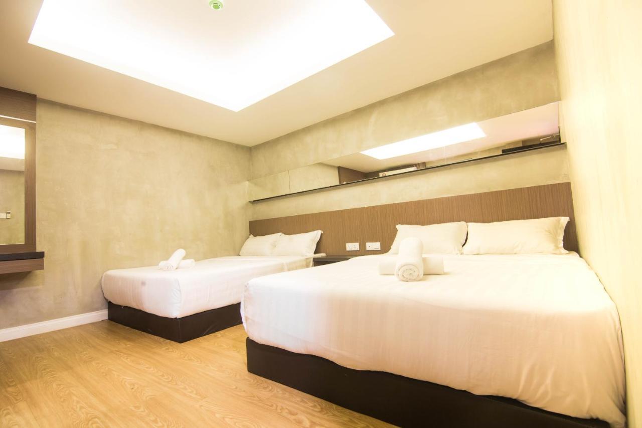 Monaco Boutique Hotel Sadong Jaya Kota Kinabalu Bagian luar foto