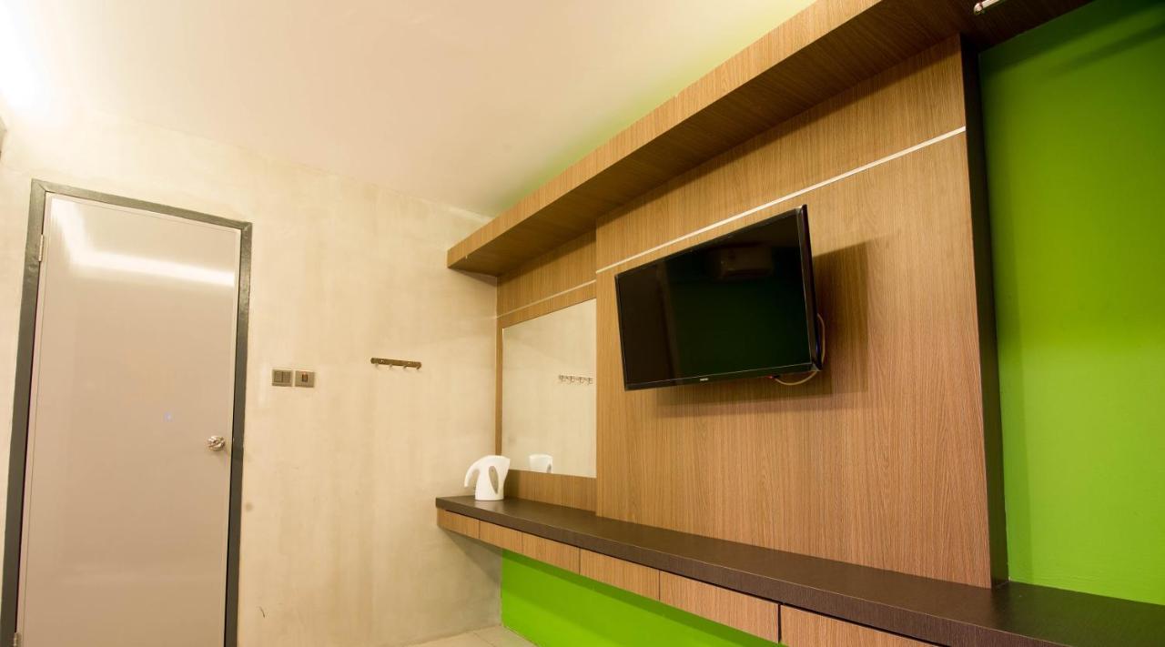 Monaco Boutique Hotel Sadong Jaya Kota Kinabalu Bagian luar foto