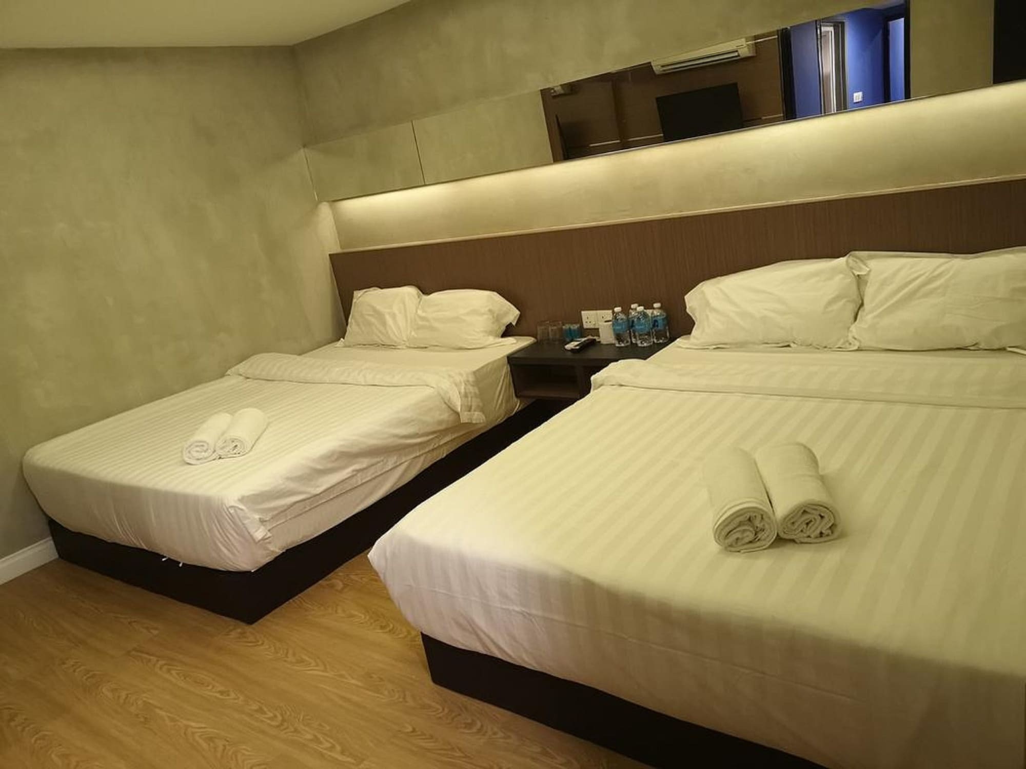 Monaco Boutique Hotel Sadong Jaya Kota Kinabalu Bagian luar foto